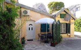 Apartments Jugo I Bura